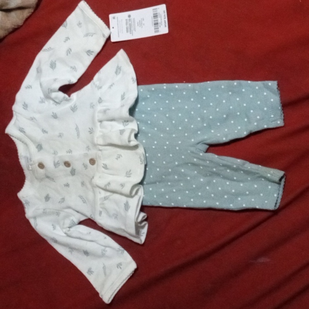 Carter's Newborn outfit